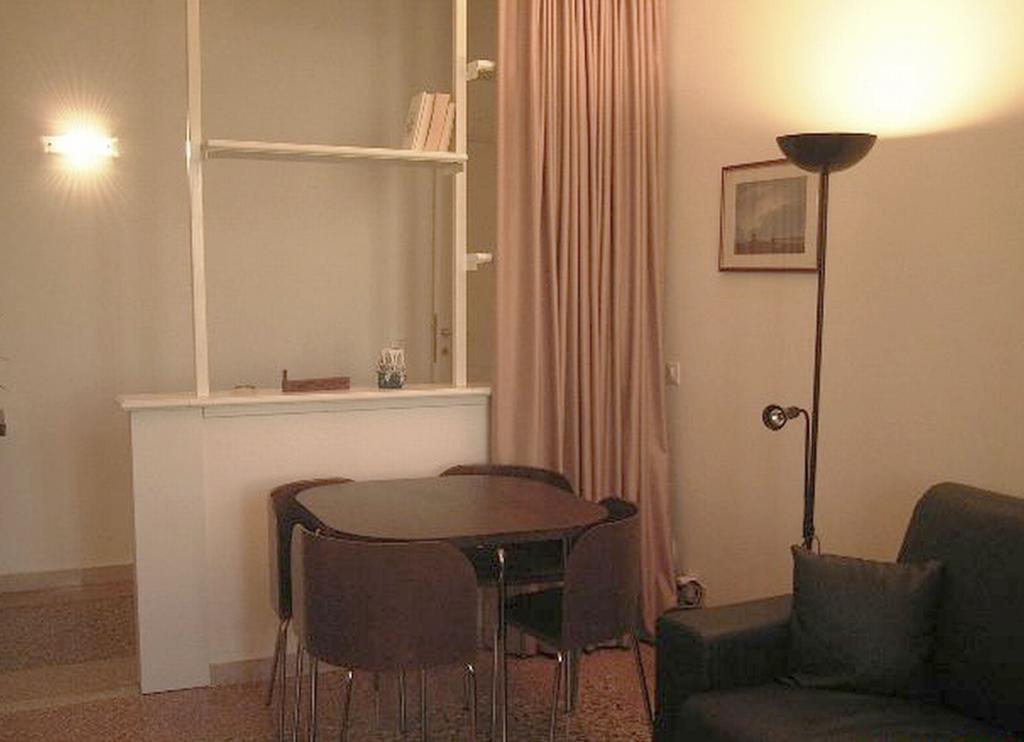 Cathy Apartment Rome Bilik gambar